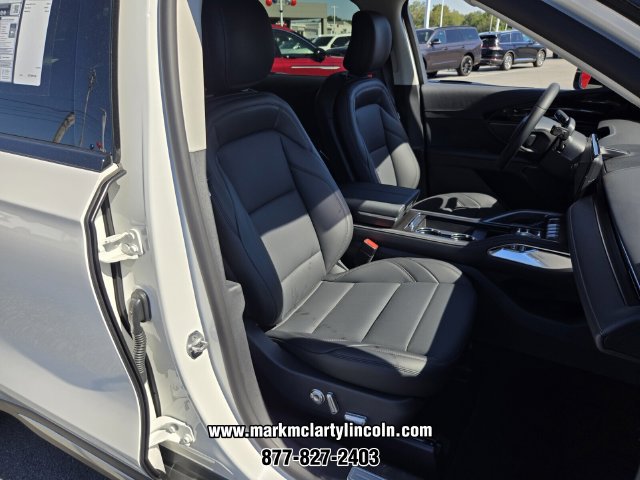New 2026 Lincoln Nautilus Premier AWD/4WD image 13