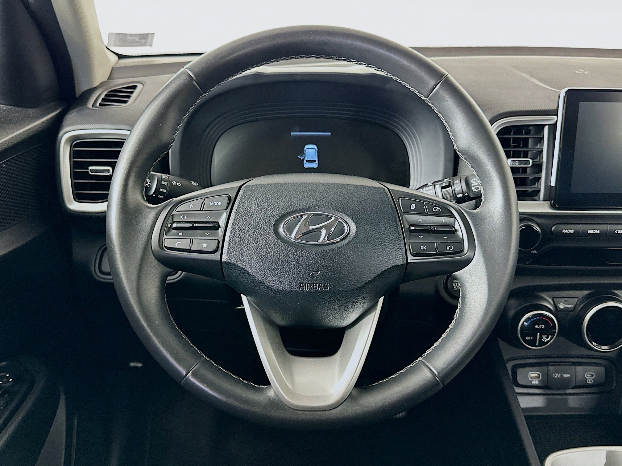Used 2025 Hyundai Venue SEL FWD image 18