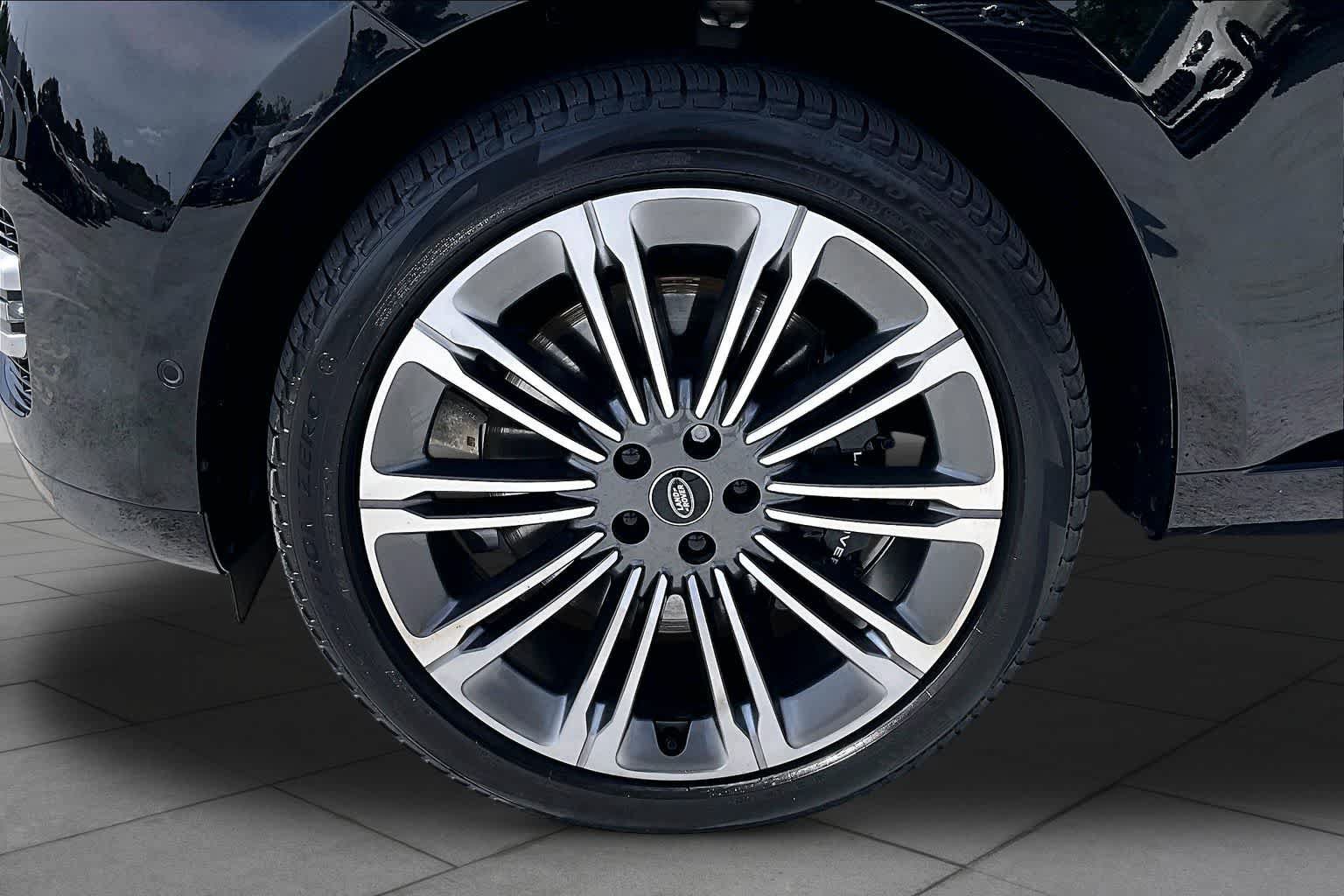 Used 2023 Land Rover Range Rover Autobiography AWD/4WD image 27