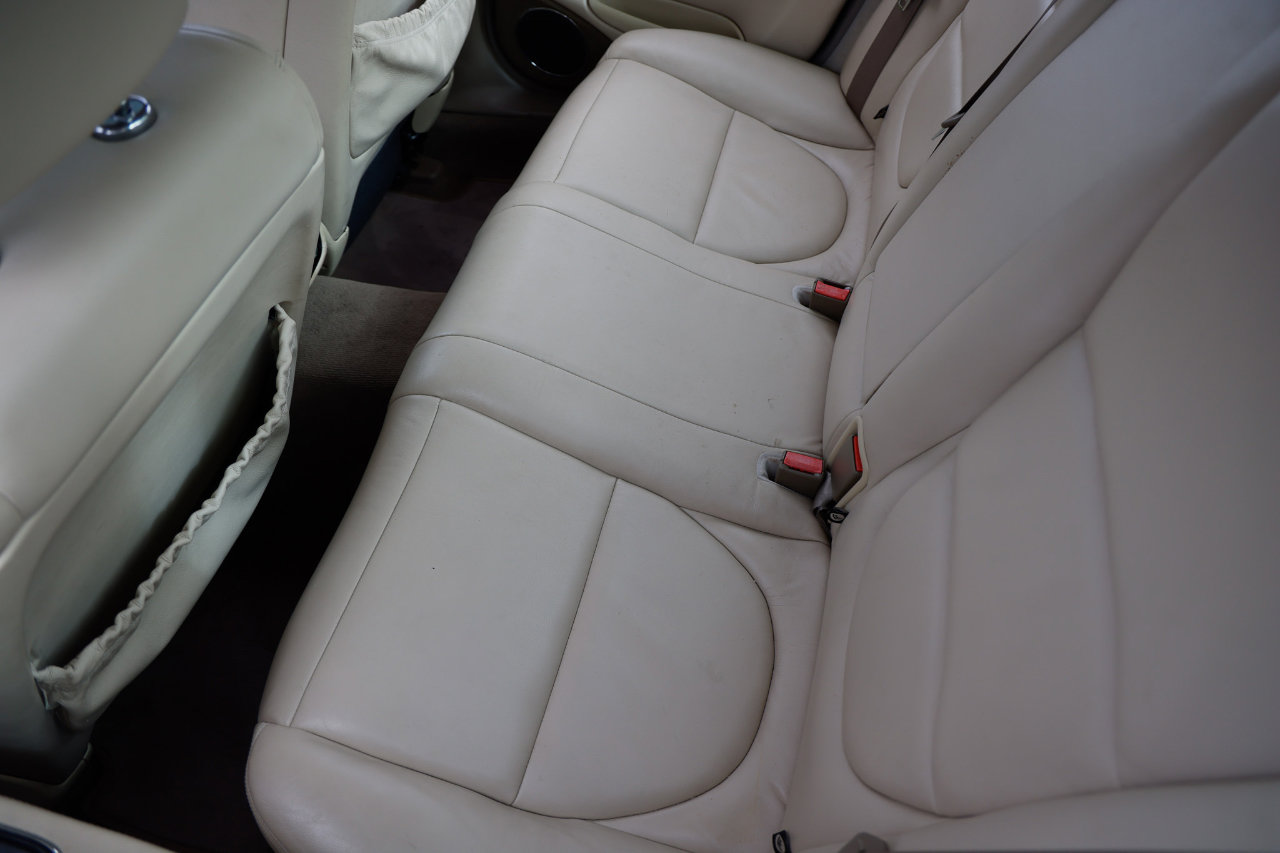 Used 2004 Jaguar XJ8 image 10