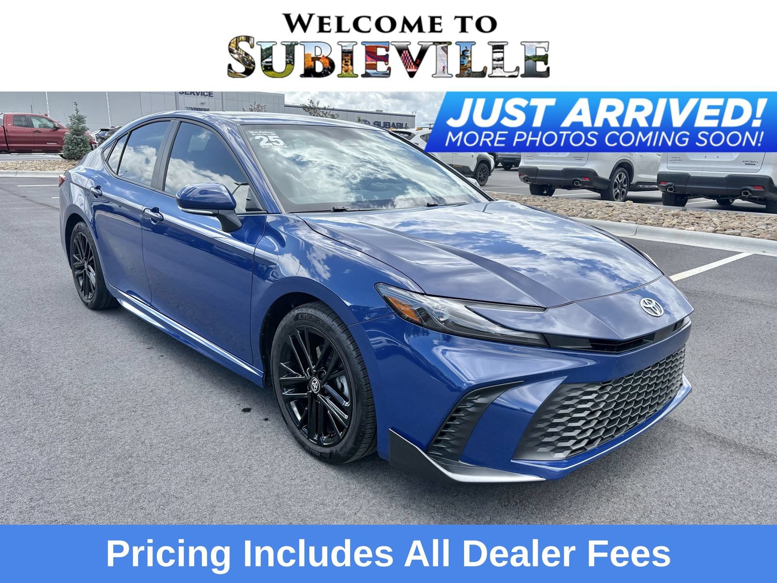 Used 2025 Toyota Camry SE FWD image 1