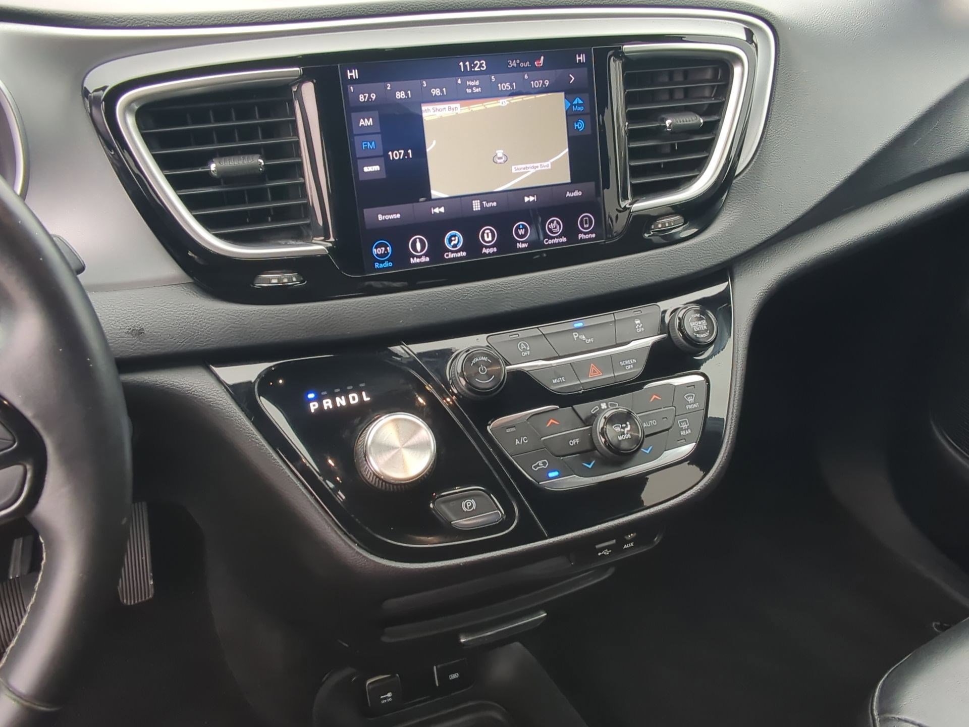 Used 2018 Chrysler Pacifica Touring-L w/ S Appearance Package image 21