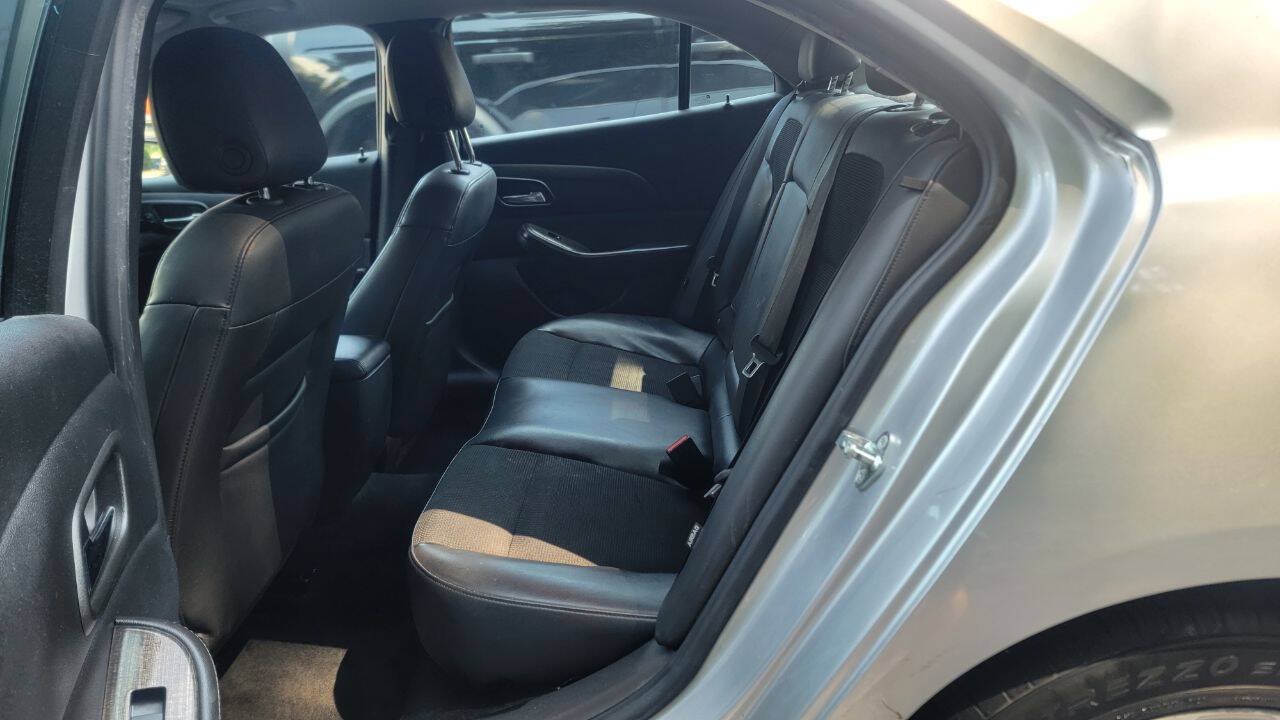 Used 2015 Chevrolet Malibu LT w/ Power Convenience Package FWD image 9