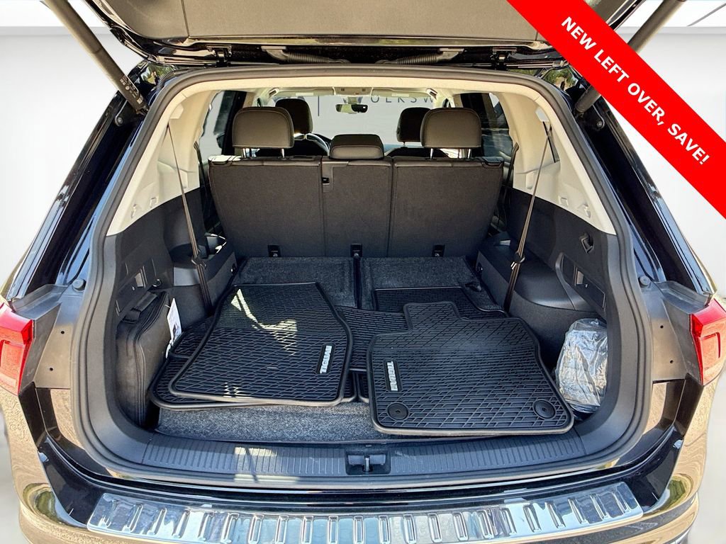 Used 2024 Volkswagen Tiguan SE image 25