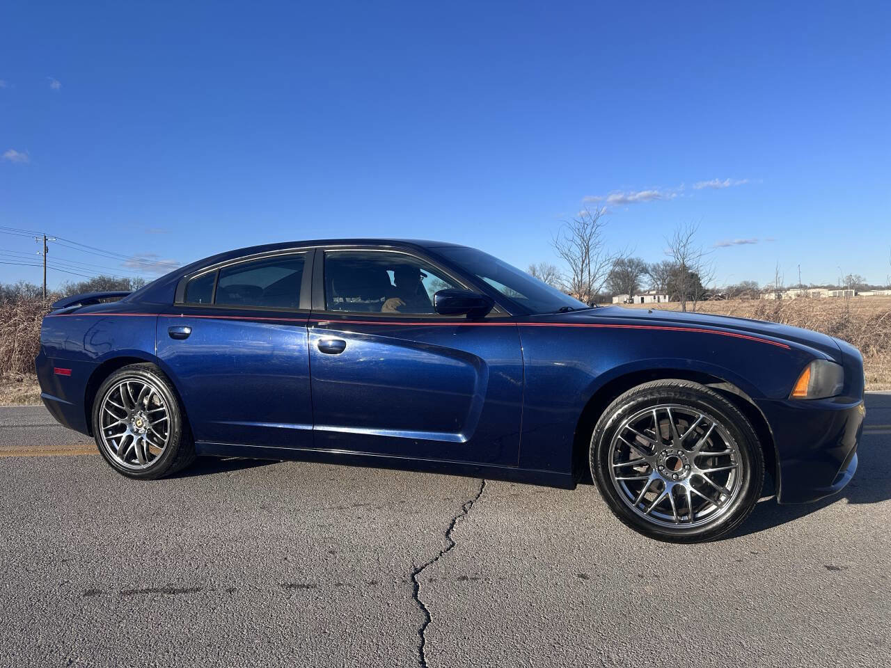 Used 2013 Dodge Charger SE w/ Sport Appearance Group image 2