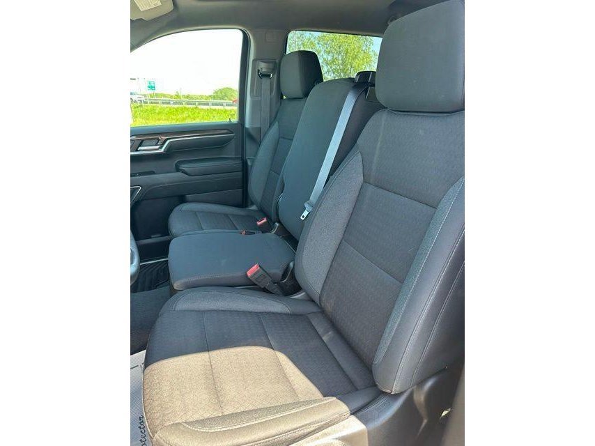 Used 2024 Chevrolet Silverado 1500 LT AWD/4WD image 34