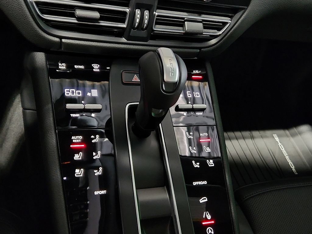 New 2026 Porsche Macan AWD/4WD image 16