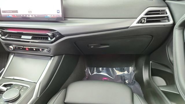 Used 2025 BMW 230i xDrive Coupe w/ Premium Package image 32