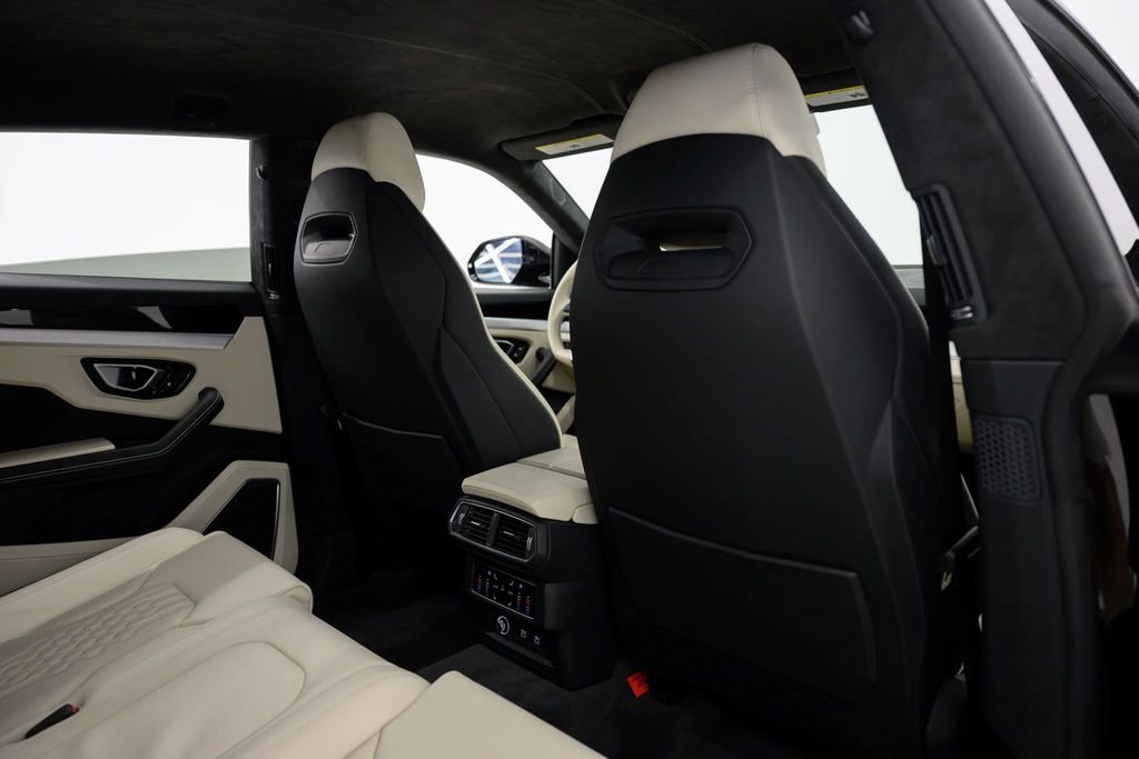 Used 2024 Lamborghini Urus S AWD/4WD image 51