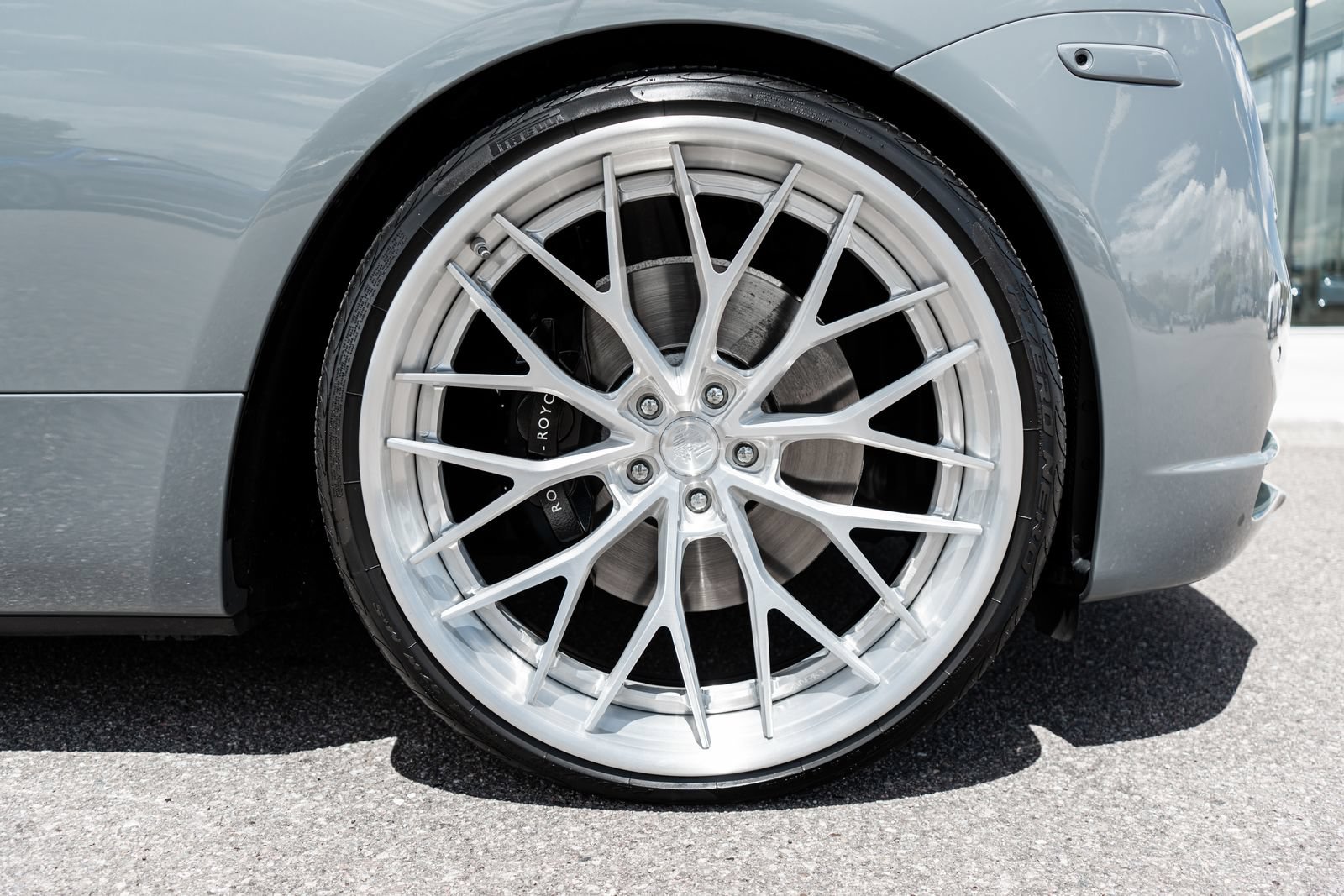 Used 2020 Rolls-Royce Dawn RWD image 17