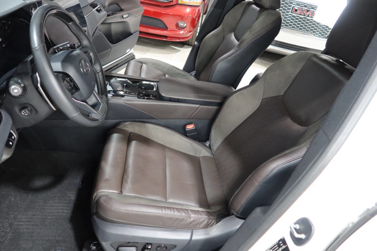Used 2023 Lexus RX 350 w/ Cold Area Package AWD/4WD image 19