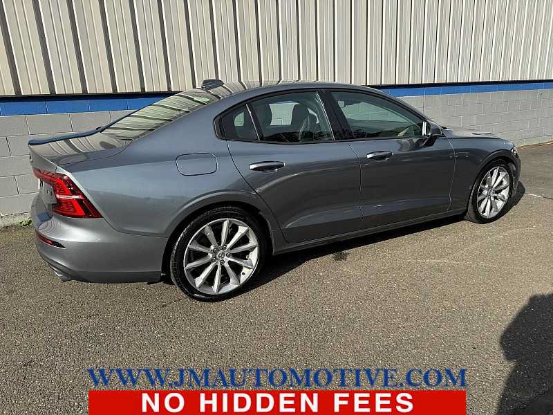 Used 2020 Volvo S60 T6 Momentum w/ Premium Package AWD/4WD image 5