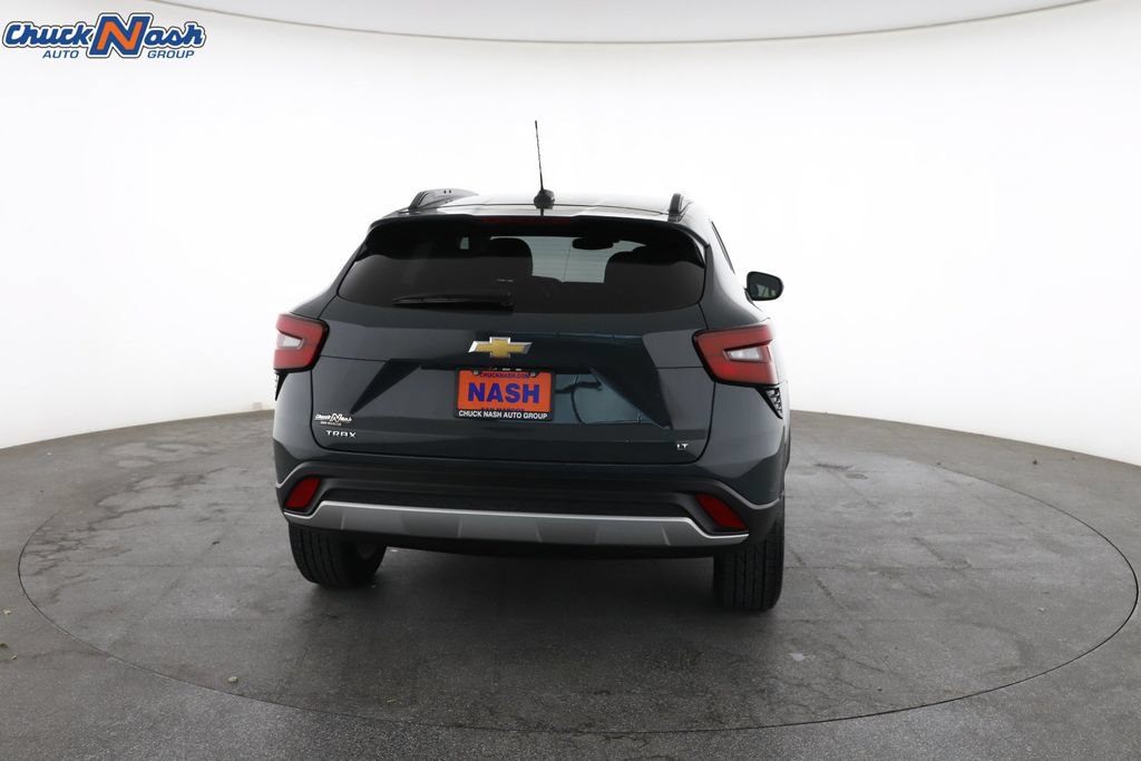 Used 2025 Chevrolet Trax LT FWD image 11