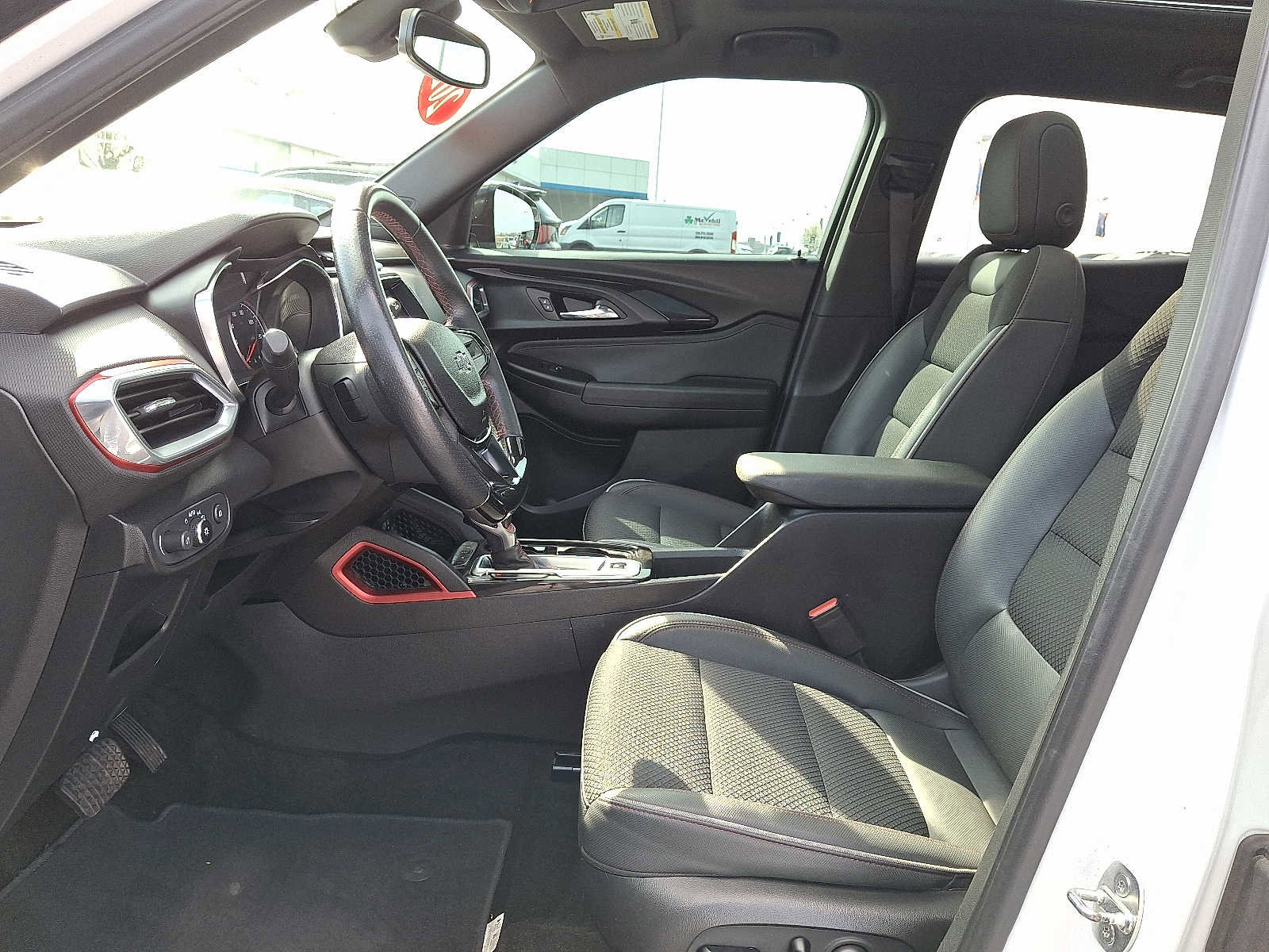 Used 2021 Chevrolet TrailBlazer RS w/ Sun and Liftgate Package AWD/4WD image 14