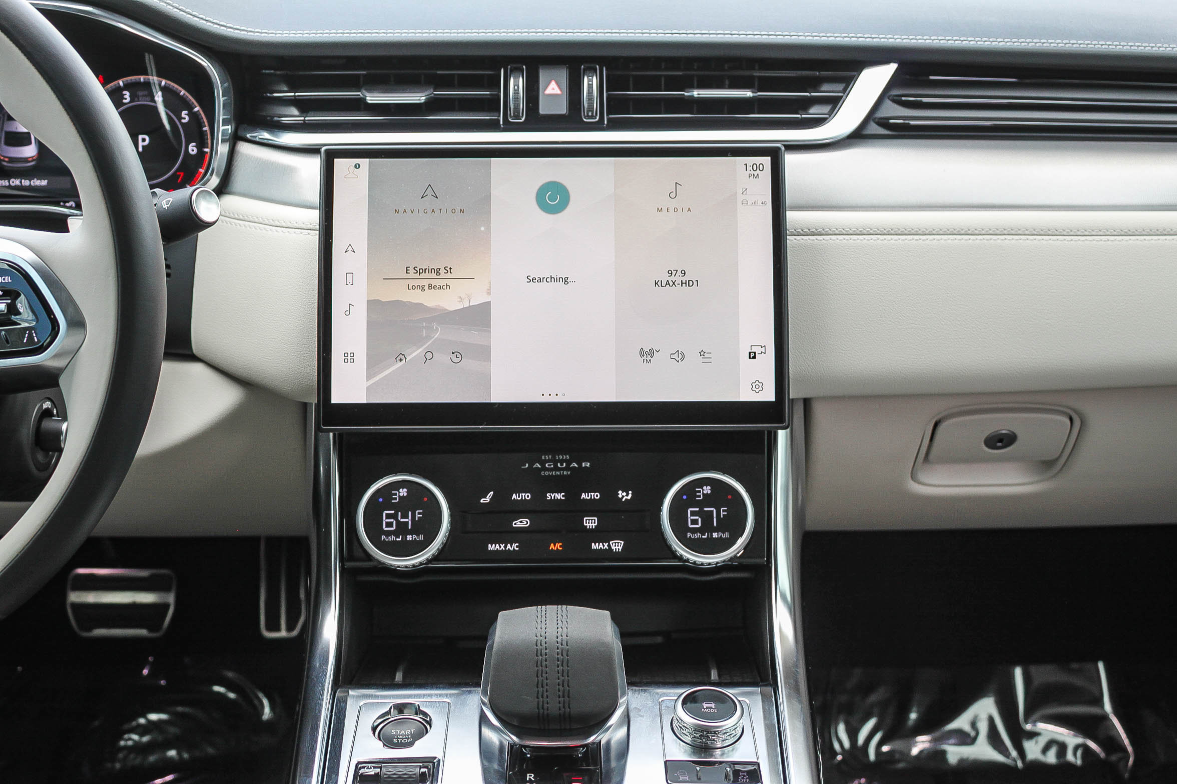 Used 2024 Jaguar XF R-Dynamic SE image 15