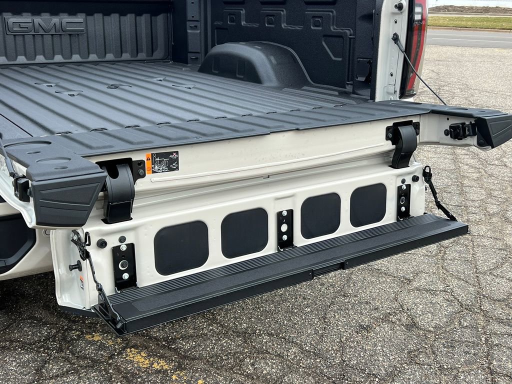 New 2026 GMC Sierra 2500 AT4 w/ AT4 Premium Plus Package image 9