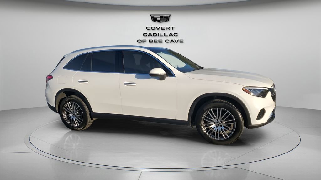 Used 2025 Mercedes-Benz GLC 300 4MATIC image 12
