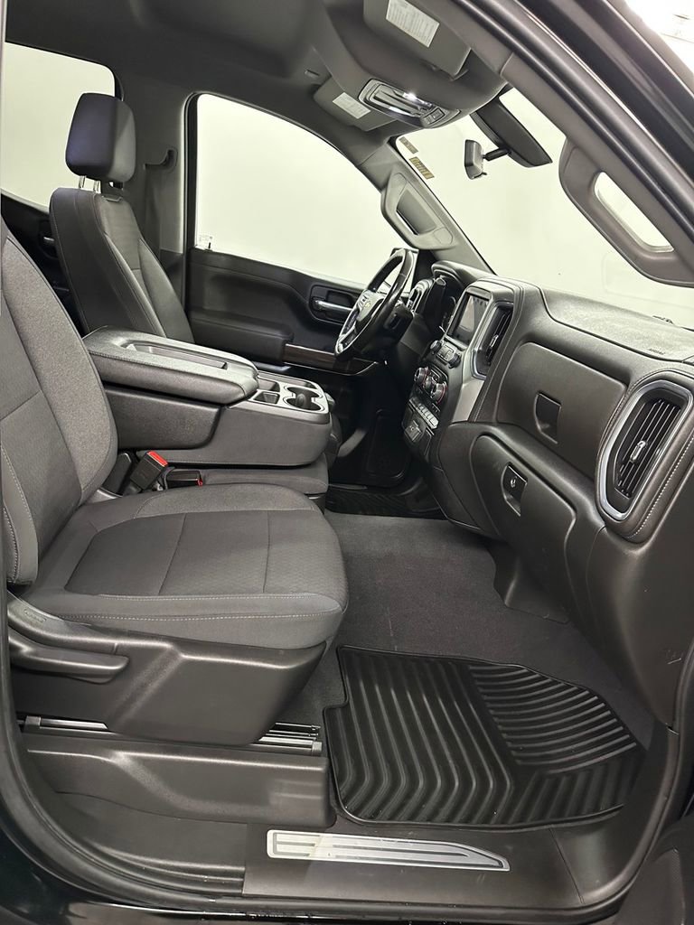 Used 2022 Chevrolet Silverado 1500 LT AWD/4WD image 35