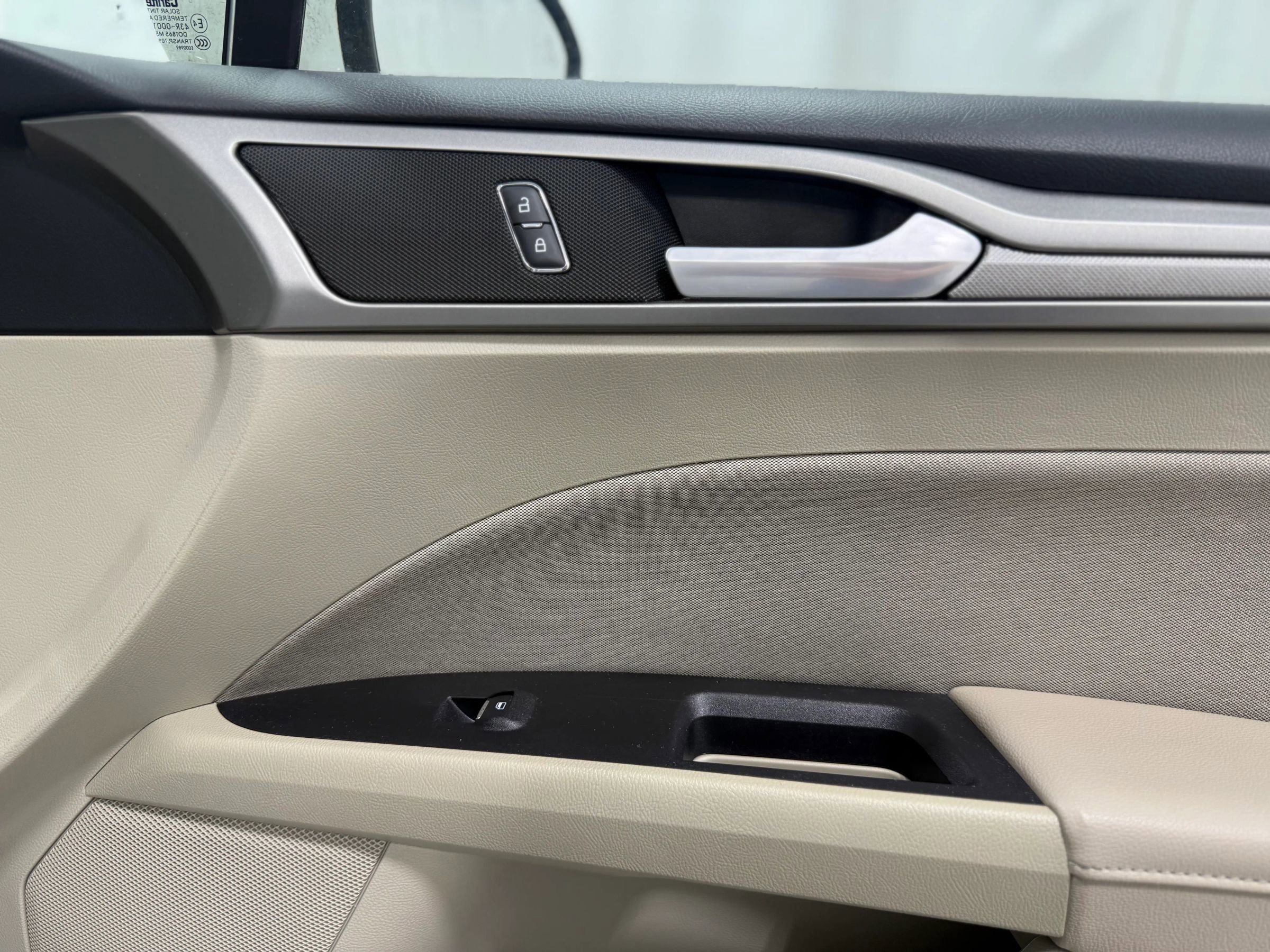 Used 2019 Ford Fusion SE image 23