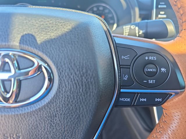 Used 2019 Toyota Avalon Limited image 17