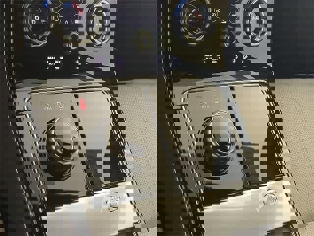 Used 2020 Land Rover Range Rover Velar R-Dynamic S image 35