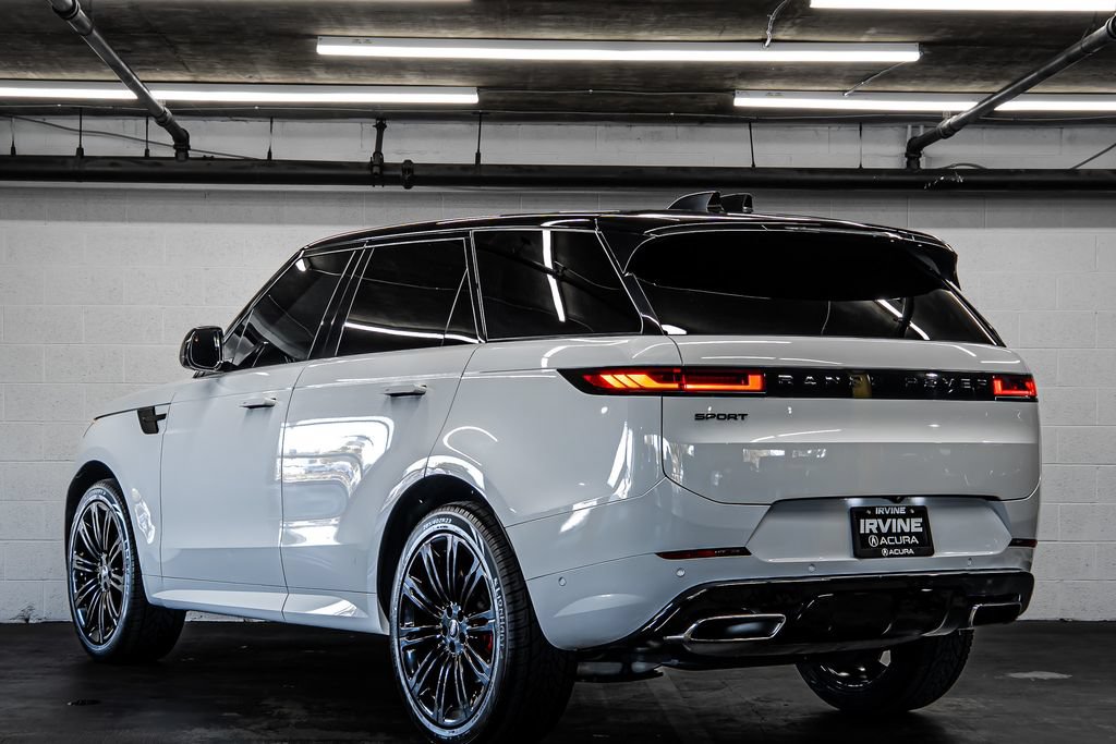 Used 2024 Land Rover Range Rover Sport Dynamic SE AWD/4WD image 3