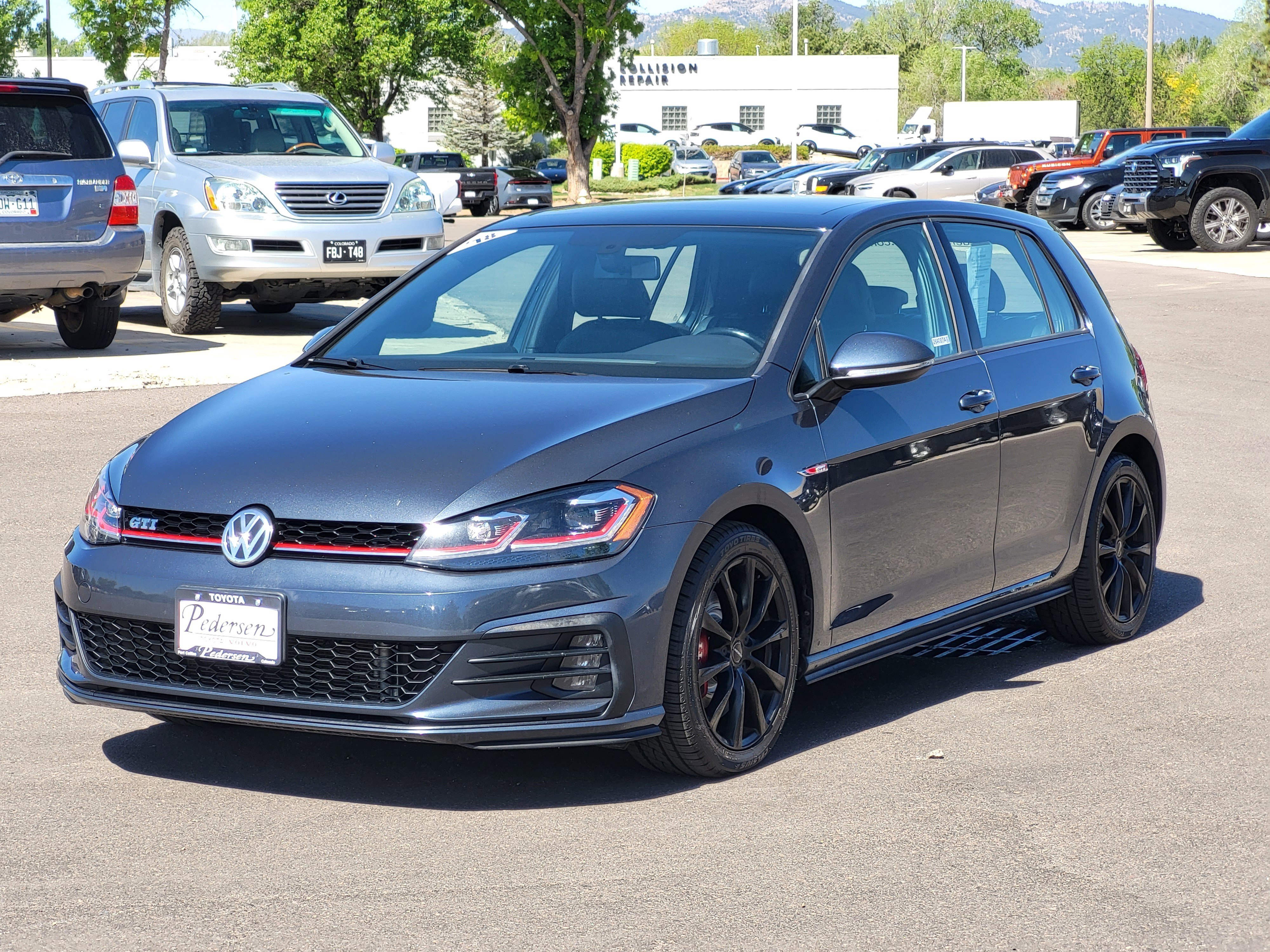 Used 2018 Volkswagen GTI SE w/ SE Leather Package FWD image 4