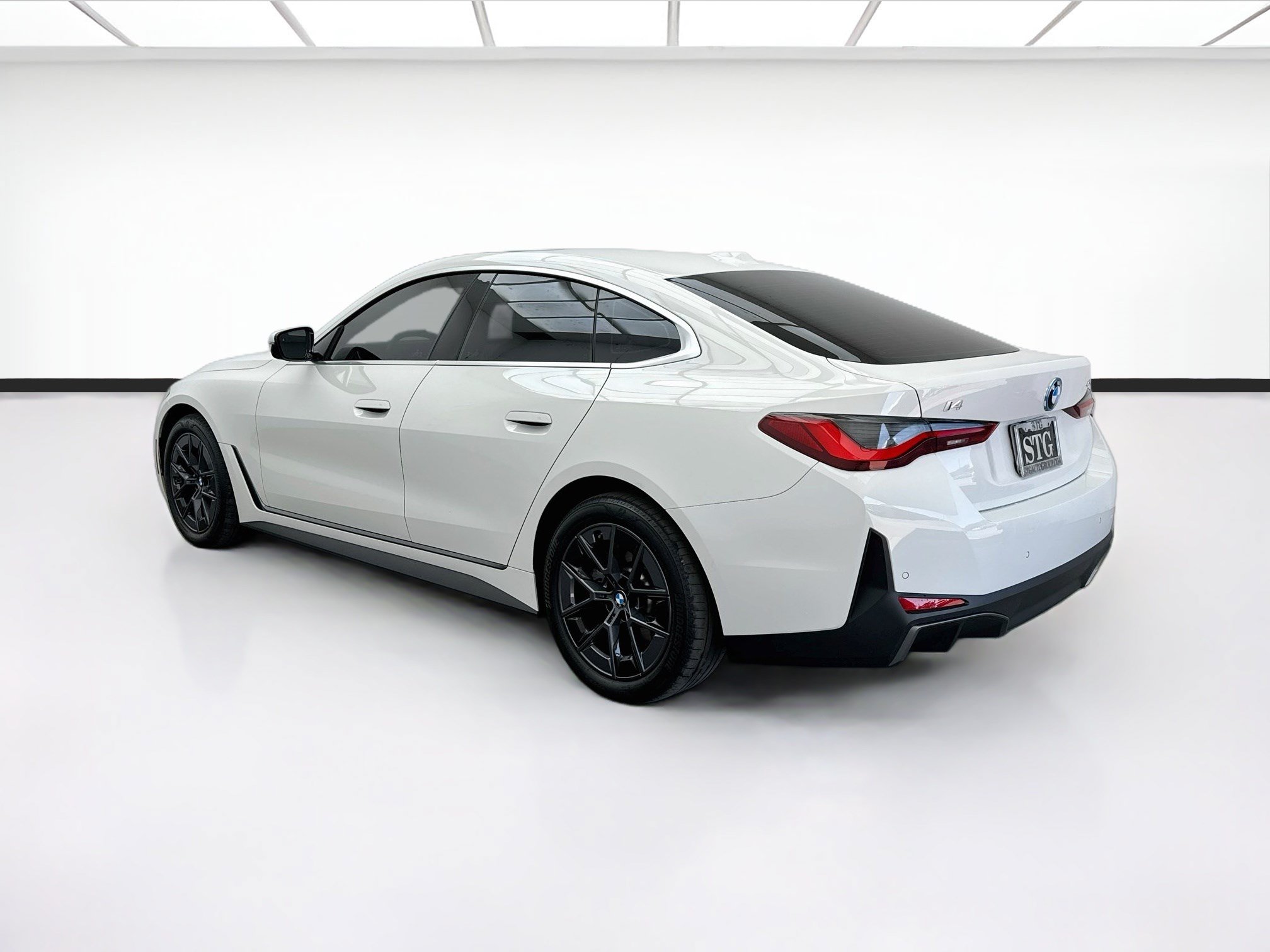 Used 2025 BMW i4 eDrive40 w/ M Sport Package RWD image 6