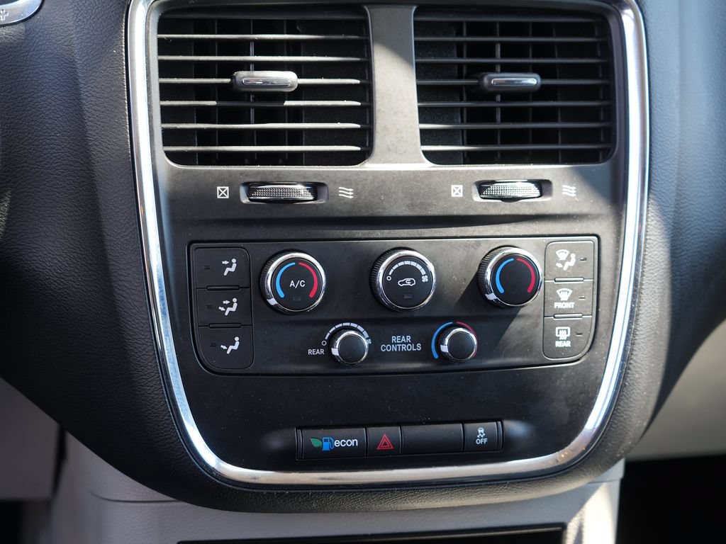 Used 2018 Dodge Grand Caravan SE w/ UConnect Hands-Free Group FWD image 22