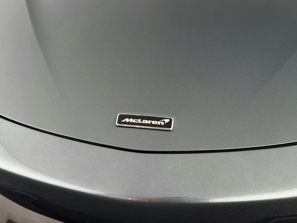 Used 2023 McLaren Artura image 42
