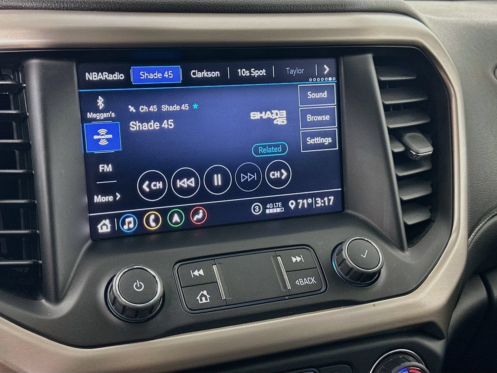 Used 2020 GMC Acadia Denali FWD image 24