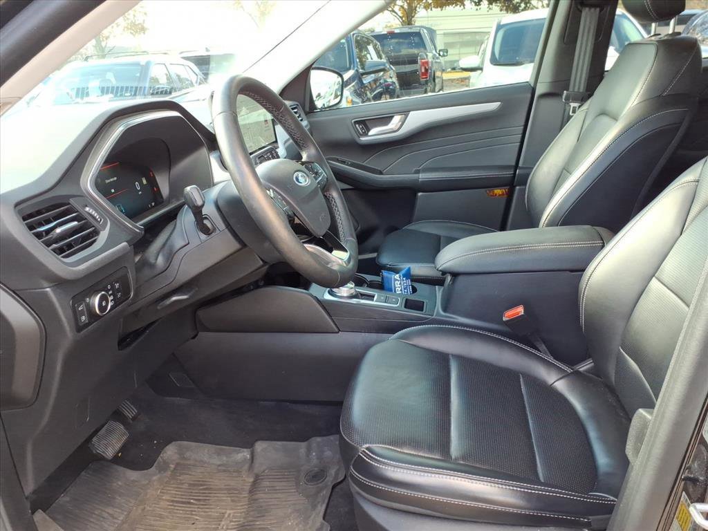 Used 2023 Ford Escape Platinum image 10