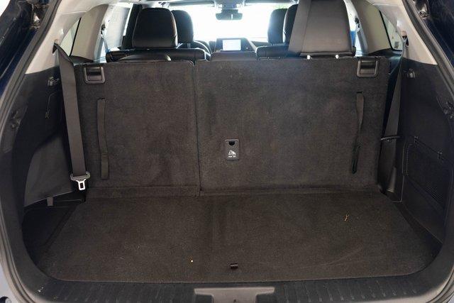 Used 2023 Toyota Highlander XLE image 12