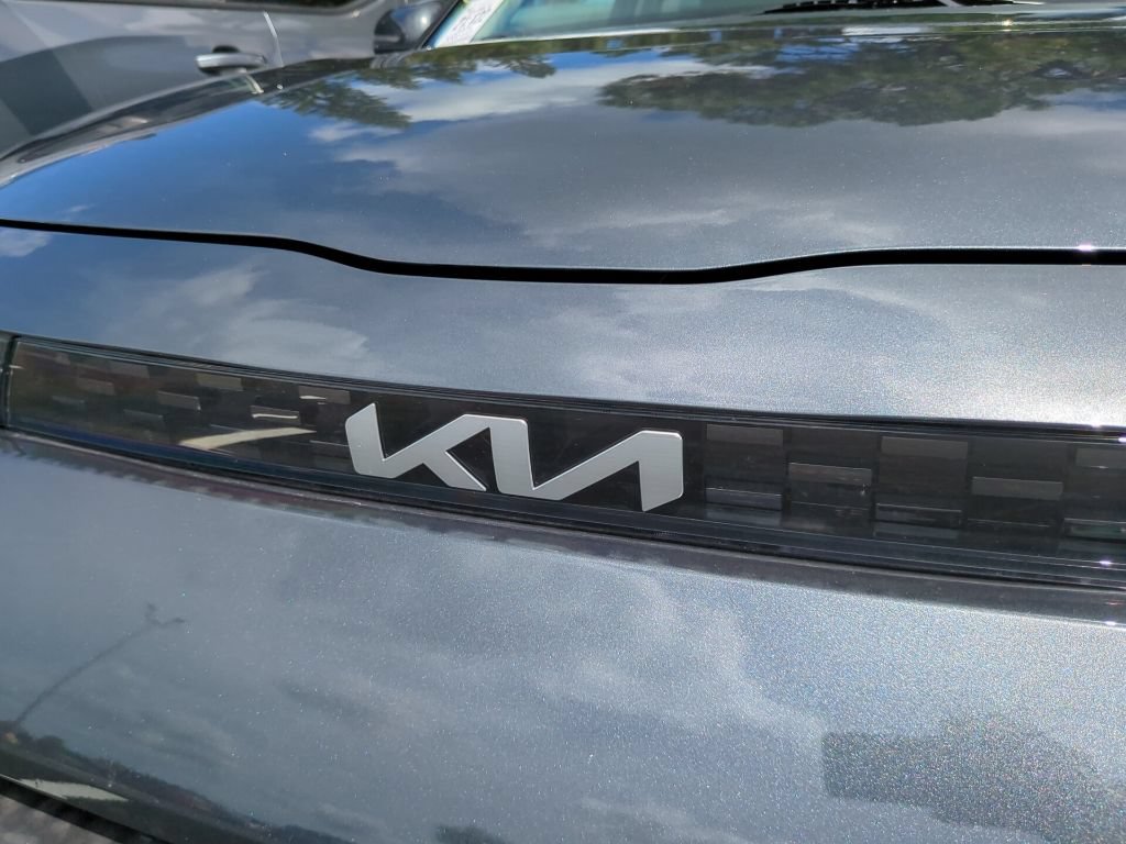 Certified 2025 Kia Soul LX w/ LX Technology Package FWD image 21