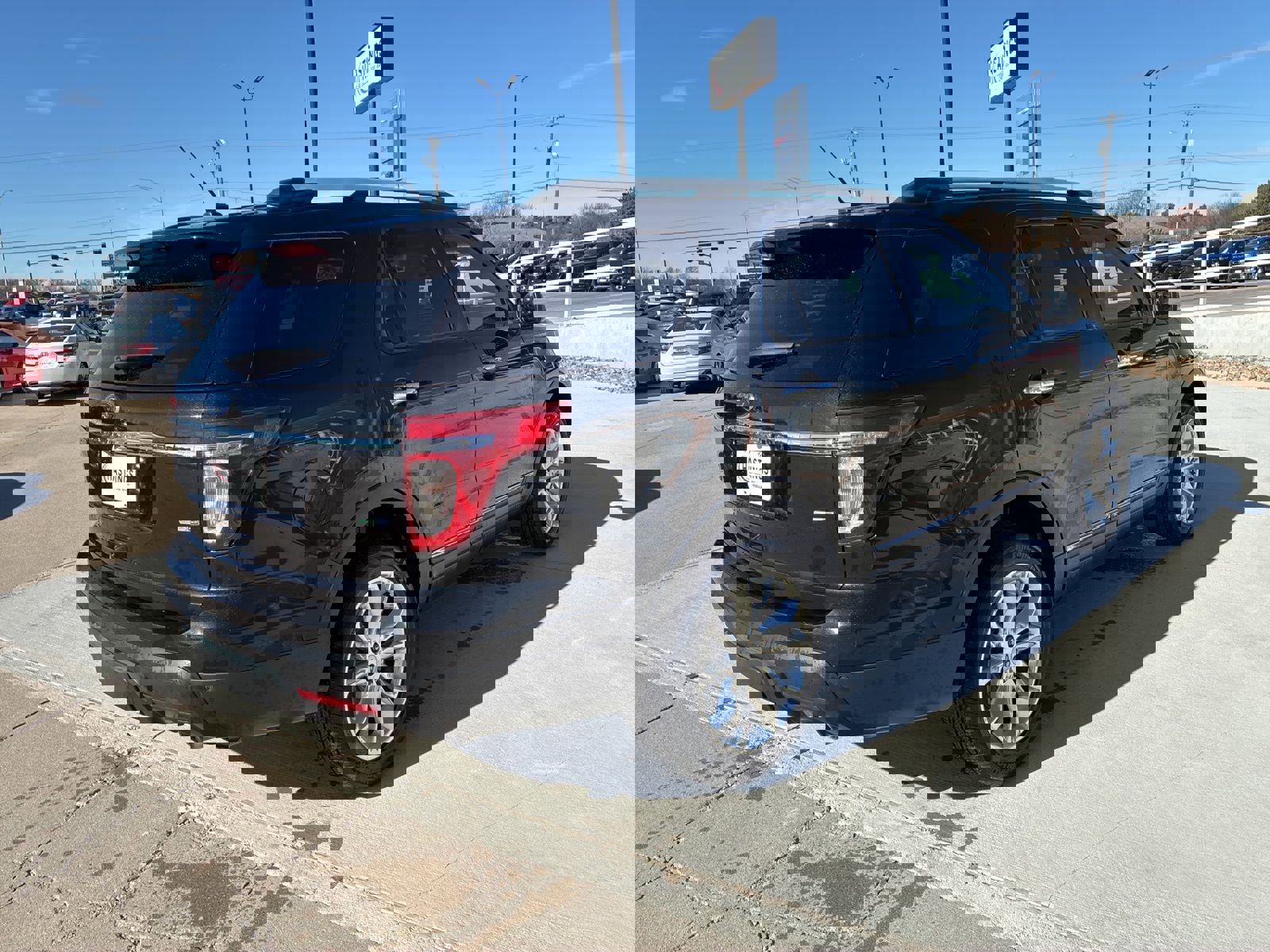 Used 2013 Ford Explorer XLT image 6