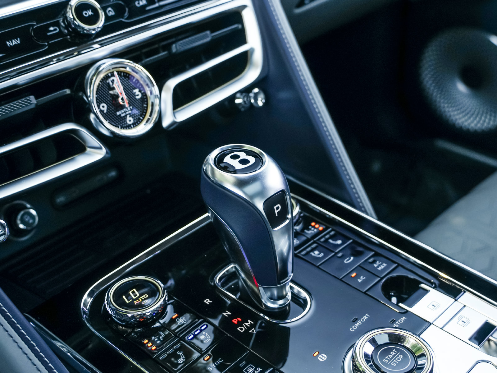 New 2025 Bentley Flying Spur Plug-In Hybrid AWD/4WD image 14