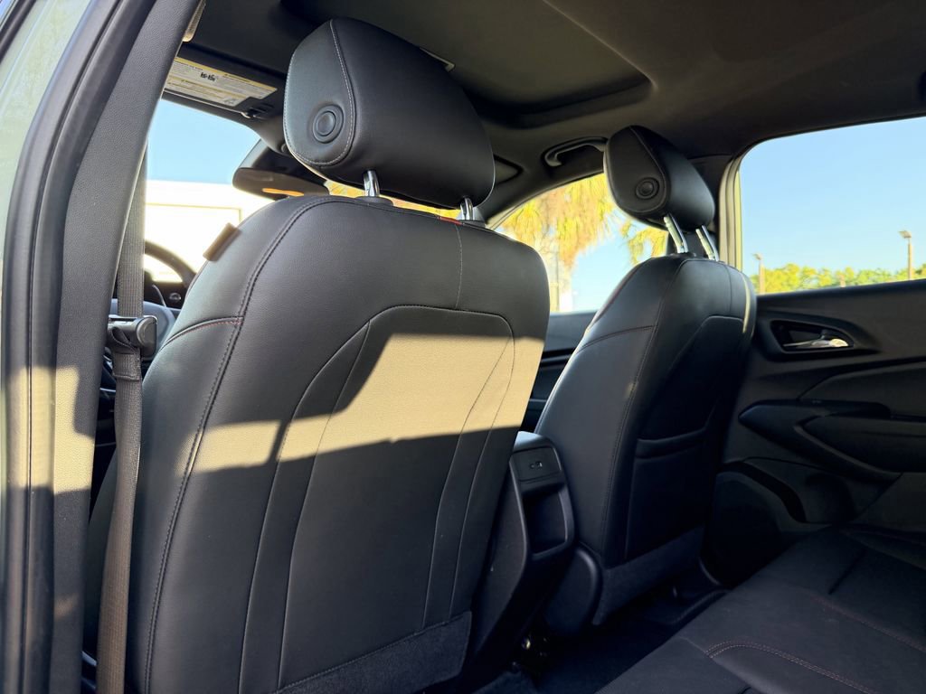 Certified 2024 Chevrolet Trax RS w/ Sunroof Package image 12