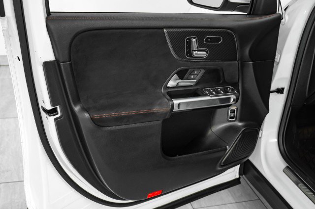 Used 2021 Mercedes-Benz GLB 35 AMG 4MATIC image 39