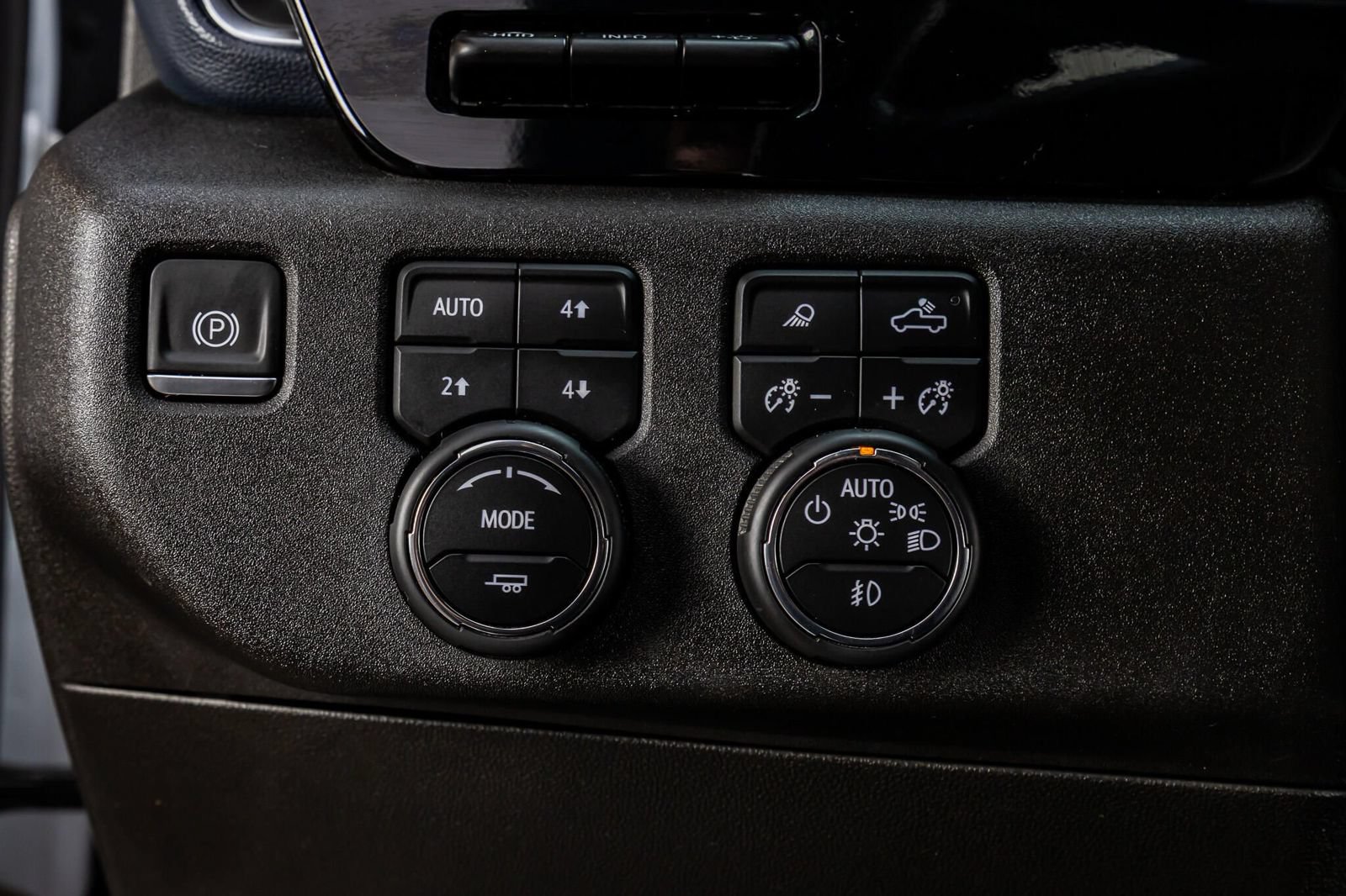 Used 2024 Chevrolet Silverado 2500 High Country w/ High Country Premium Package AWD/4WD image 22