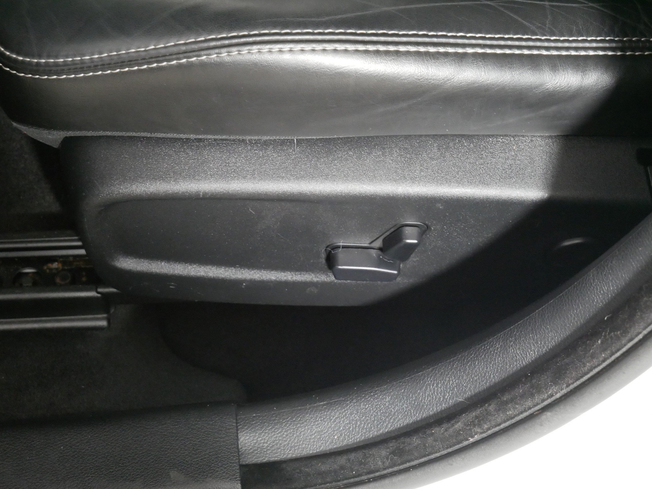 Used 2018 Chrysler 300 S AWD/4WD image 20