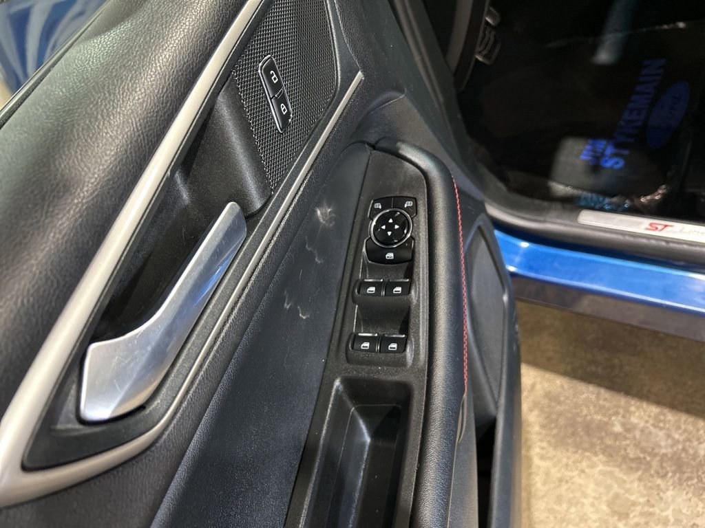 Used 2023 Ford Edge ST-Line AWD/4WD image 18