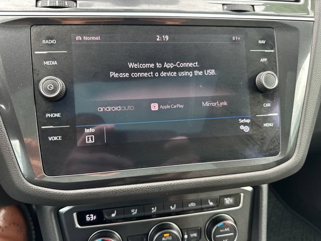 Used 2018 Volkswagen Tiguan SEL AWD/4WD image 24