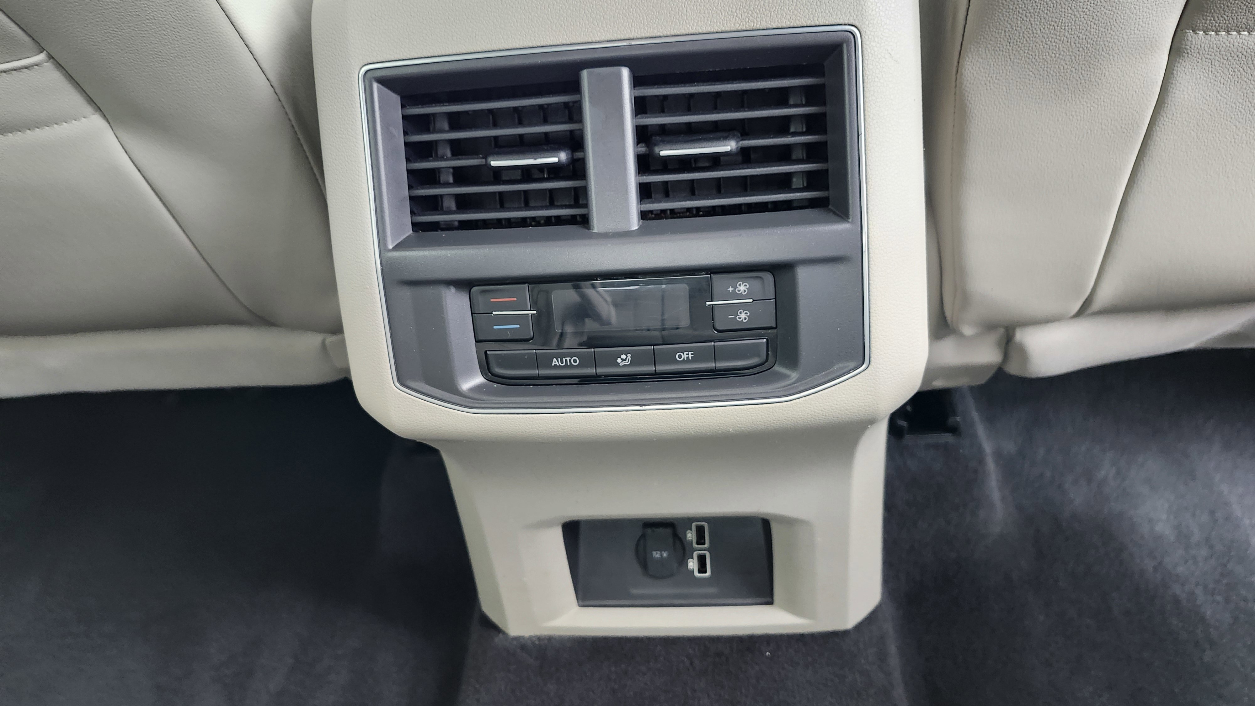 Used 2018 Volkswagen Atlas SE image 14