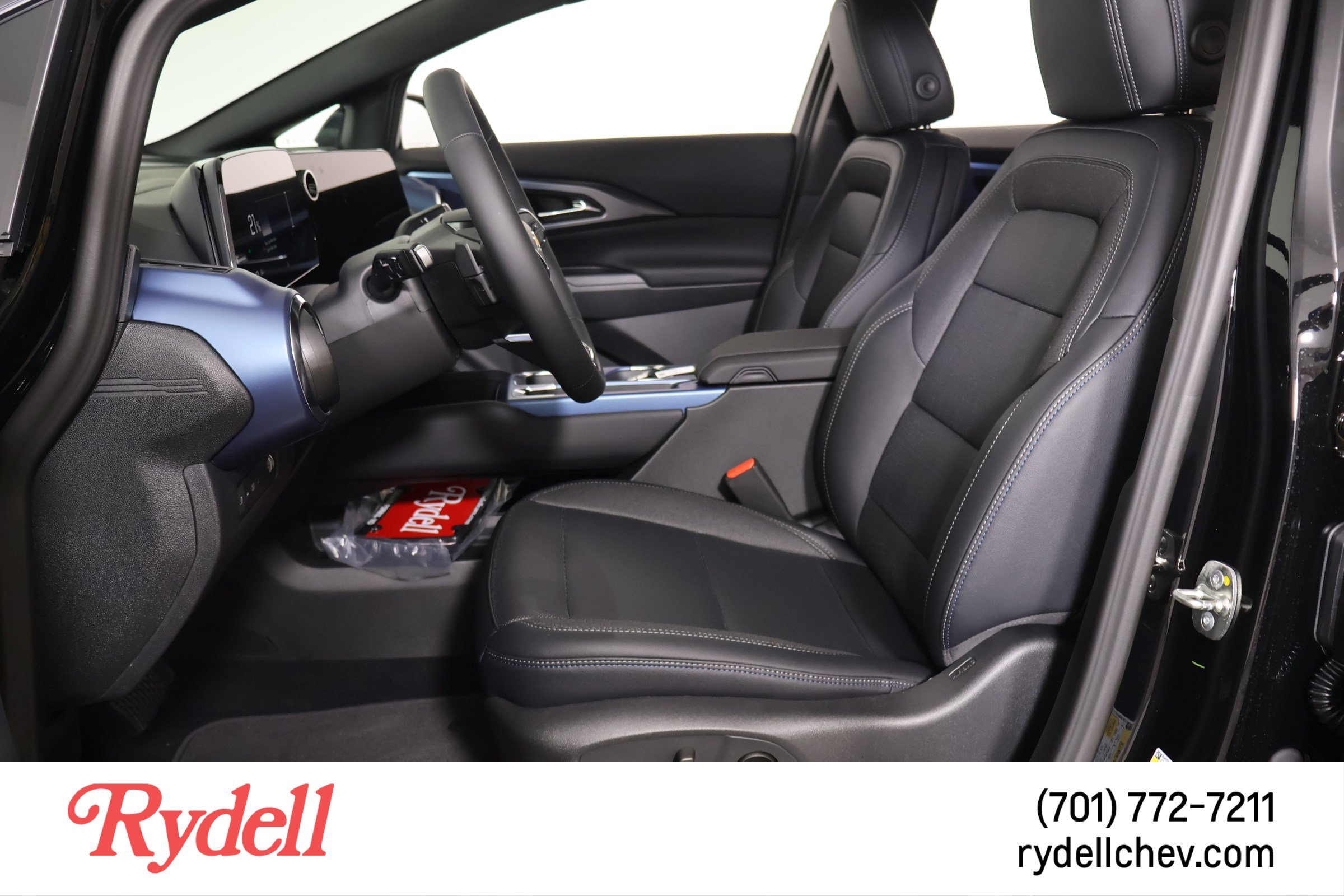 New 2025 Chevrolet Equinox EV LT image 29