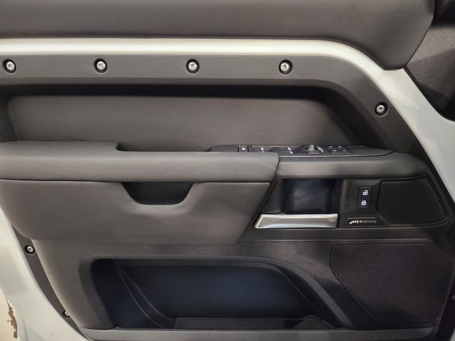 Used 2026 Land Rover Defender 130 S image 23