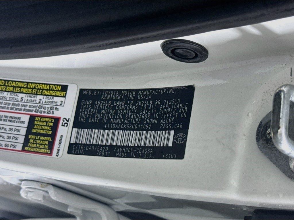 Used 2025 Toyota Camry SE FWD image 39