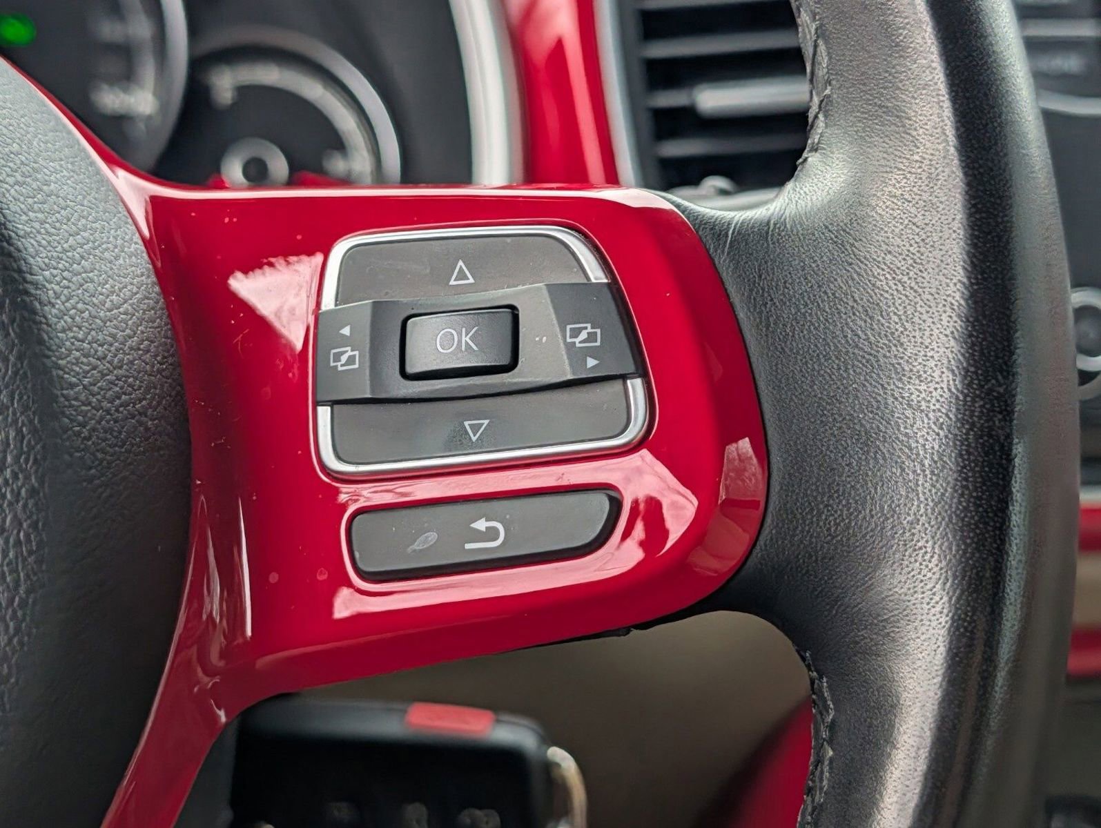 Used 2019 Volkswagen Beetle 2.0T image 29