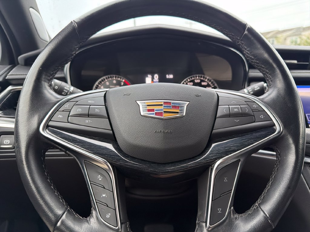 Certified 2023 Cadillac XT5 Premium Luxury AWD/4WD image 5