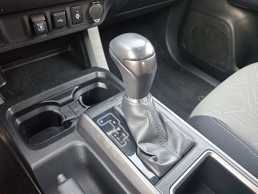 Used 2022 Toyota Tacoma TRD Off-Road AWD/4WD image 15
