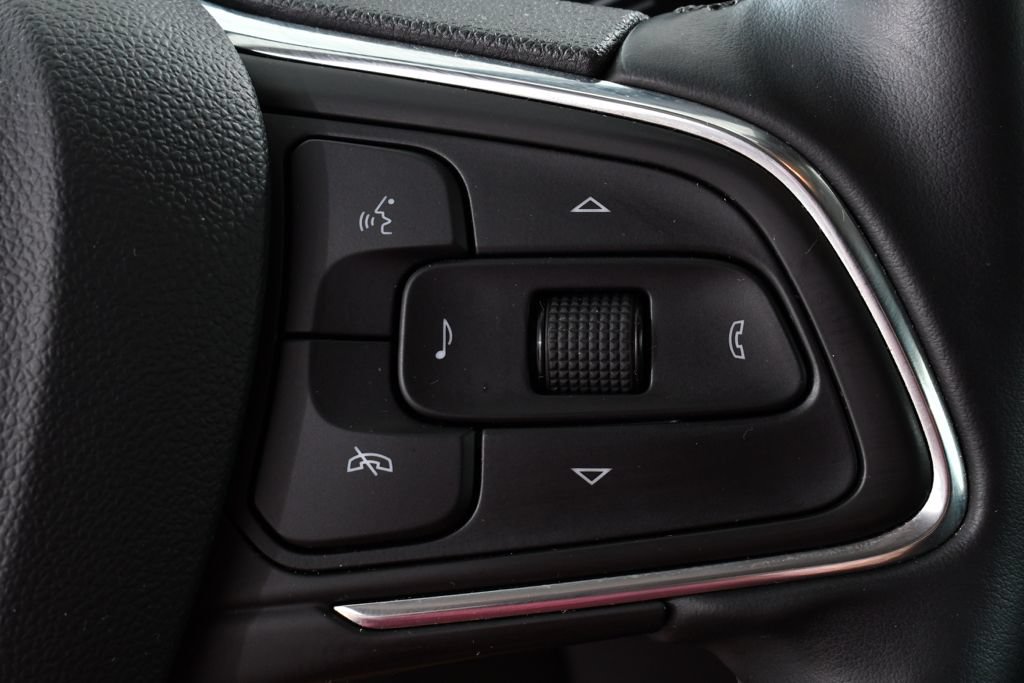Used 2025 Buick Encore GX Sport Touring w/ Advanced Technology Package AWD/4WD image 33